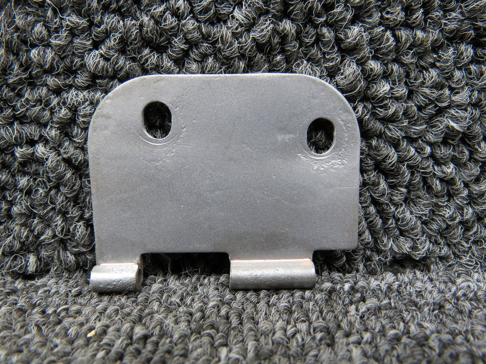 0511280-4 Cessna 172B Lower Aft Hinge Half RH