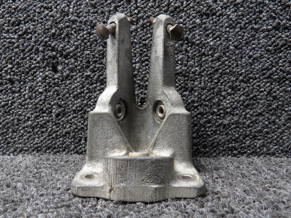 35-600002 Beech 35 Elevator Support Hinge Inboard