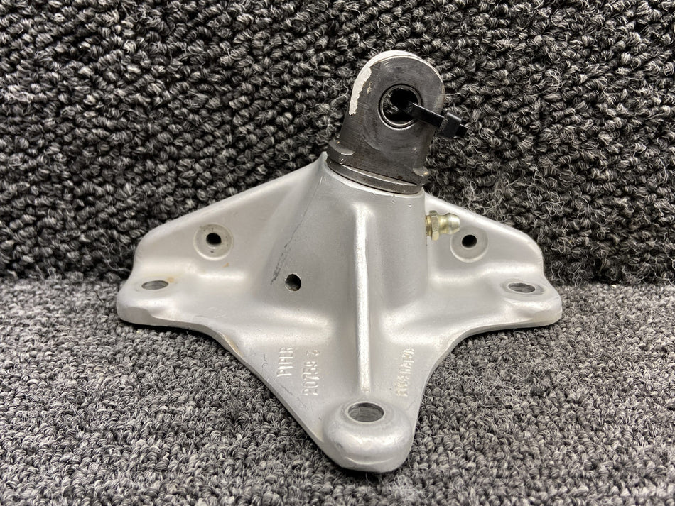 20760-001 (Casting: 20759-3) Piper PA24-250 Main Gear Side Brace Fitting RH