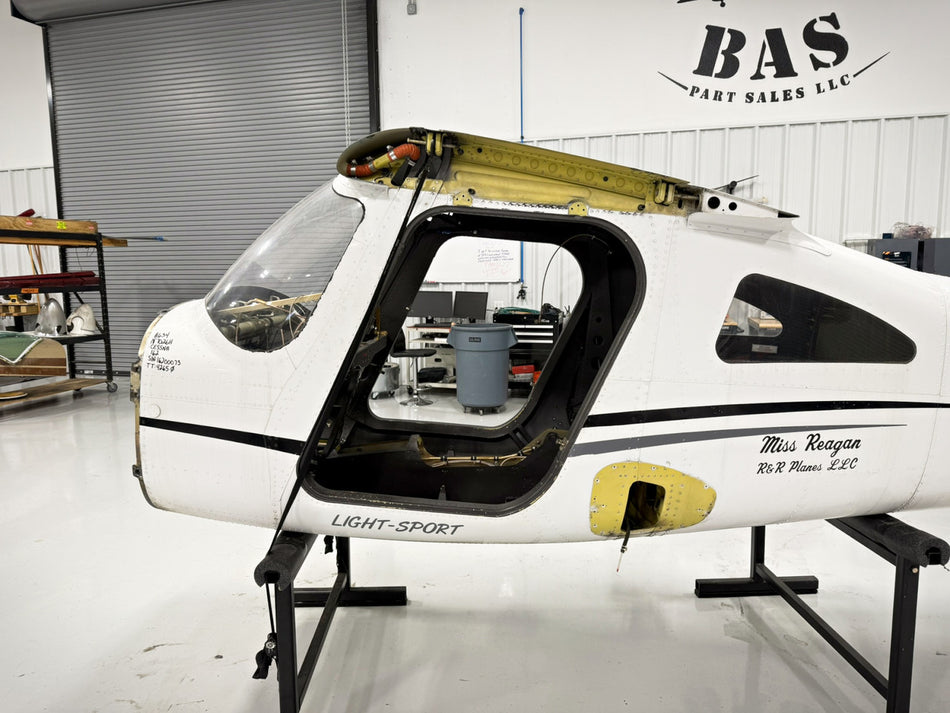 Cessna 162 Fuselage with Bill of Sale, Data Tag, and Log Books