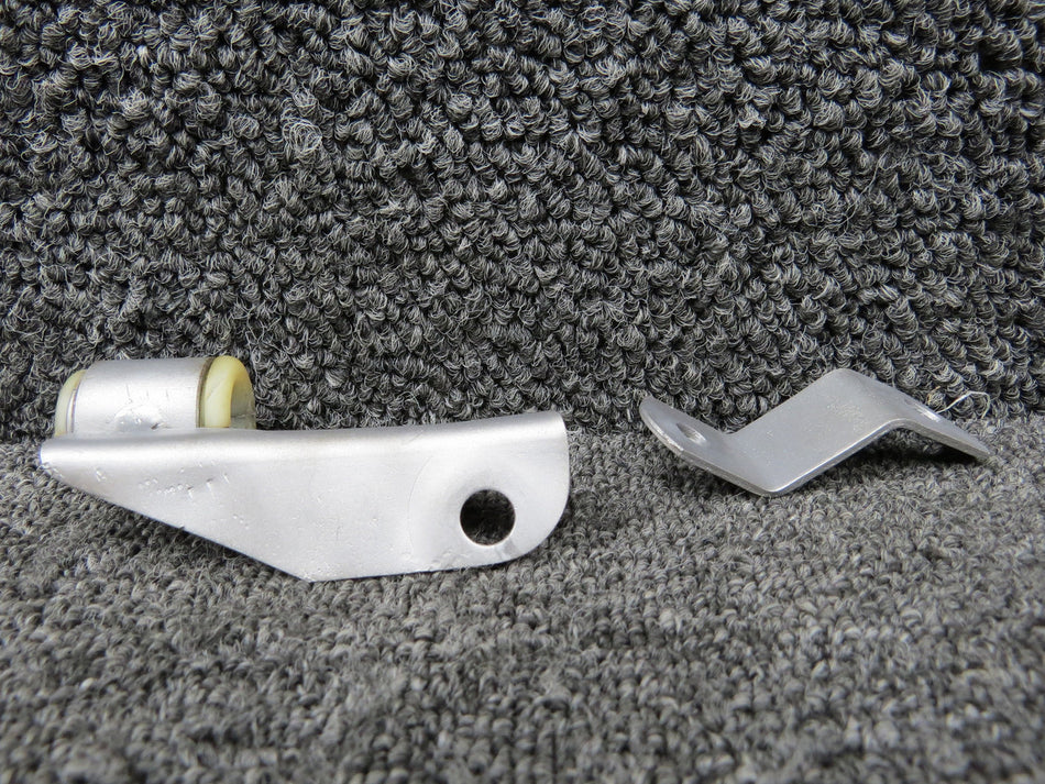 17539-001 Piper PA-23-150 Main Gear Brake Line Guide Bushing RH
