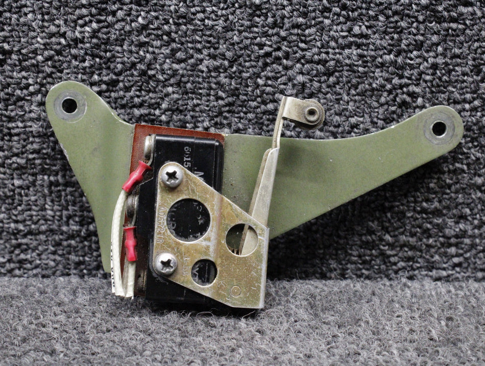 BZ3YT, 5045028-1 Cessna 310L Landing Gear Actuator Up Limit Switch with Bracket