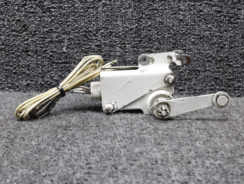1VA20 Cessna 310L Micro Switch Landing Gear Limit Switch LH with Bracket