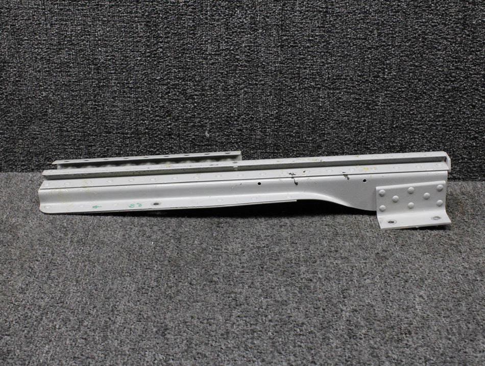 0812987-6 Cessna 310L Center Seat Outboard Seat Track RH