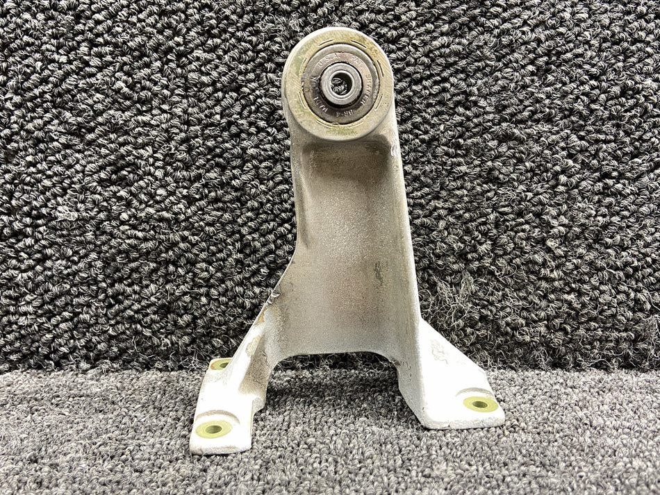 5024002-6 (Use: 5024002-14) Cessna 310L Inboard Aileron Hinge LH