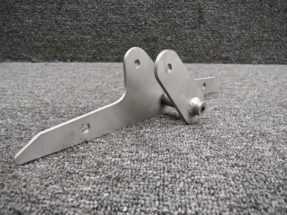 62771-000 Piper PA28 Aileron Bellcrank Assembly LH (Bead Blasted)