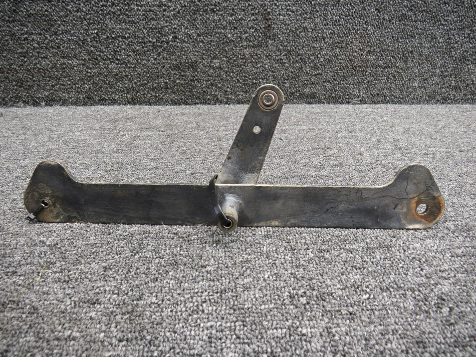35473-000 Piper PA28-151 Aileron Bellcrank Assembly LH