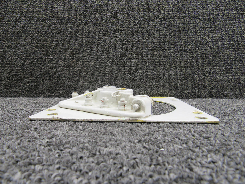 6565004-1, 6565023-1 Cessna Citation 560 V Pivot and Stop Plate Assembly RH