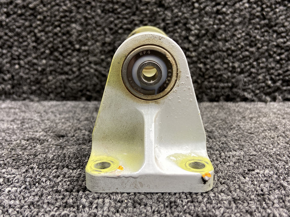 45-524042-19 Beechcraft A36 Aft Elevator Center Hinge Assembly