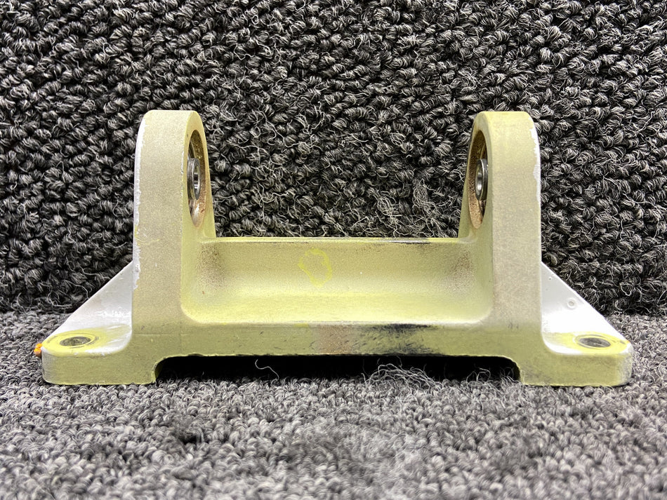 45-524042-19 Beechcraft A36 Aft Elevator Center Hinge Assembly