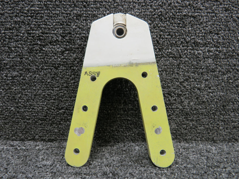 5522865-1 Cessna Citation 560 V Wing Trailing Edge Bearing Plate LH or RH