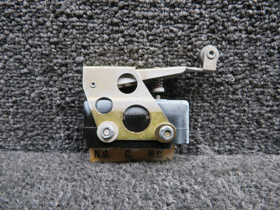 DT-2R-A7 (Alt: MS25008-1) Micro Switch Assembly