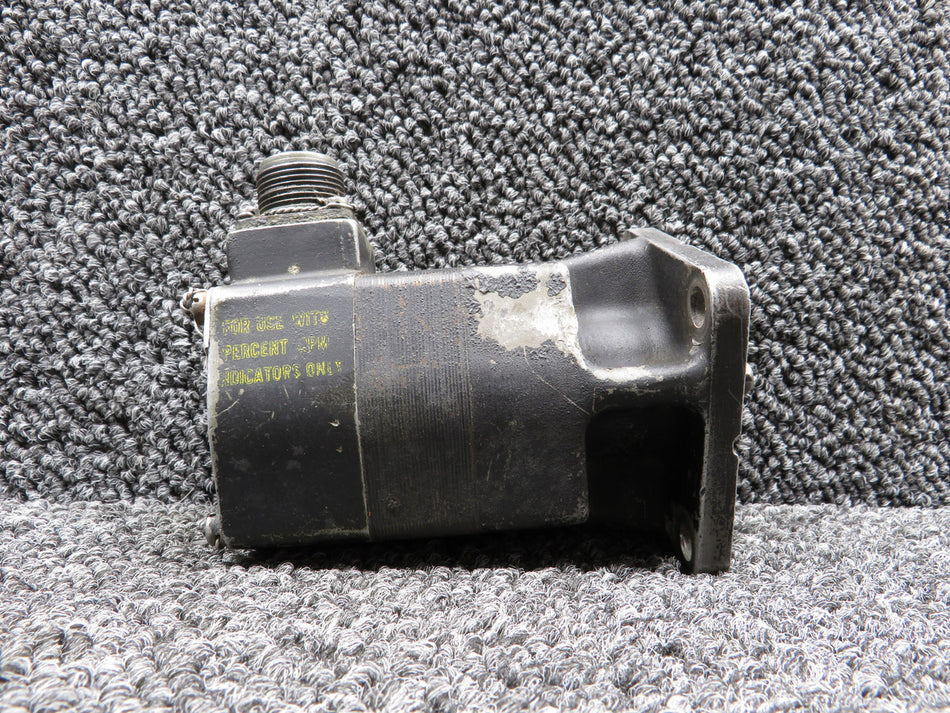 2CM9ABE-6 (Alt: 3883029) General Electric 2 Pole Tachometer Generator (Scarring)