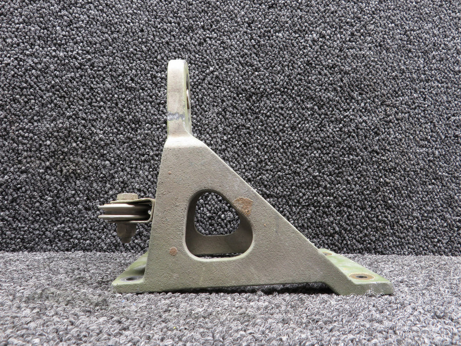 50-524420-4 (Cast: 50-524420) Beechcraft KA-A90 Elevator Hinge Inboard RH (Core)