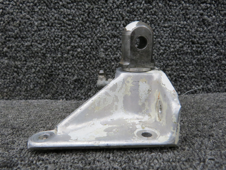 95643-007 Piper PA-34-200T Main Gear Truss Bracket with Stud