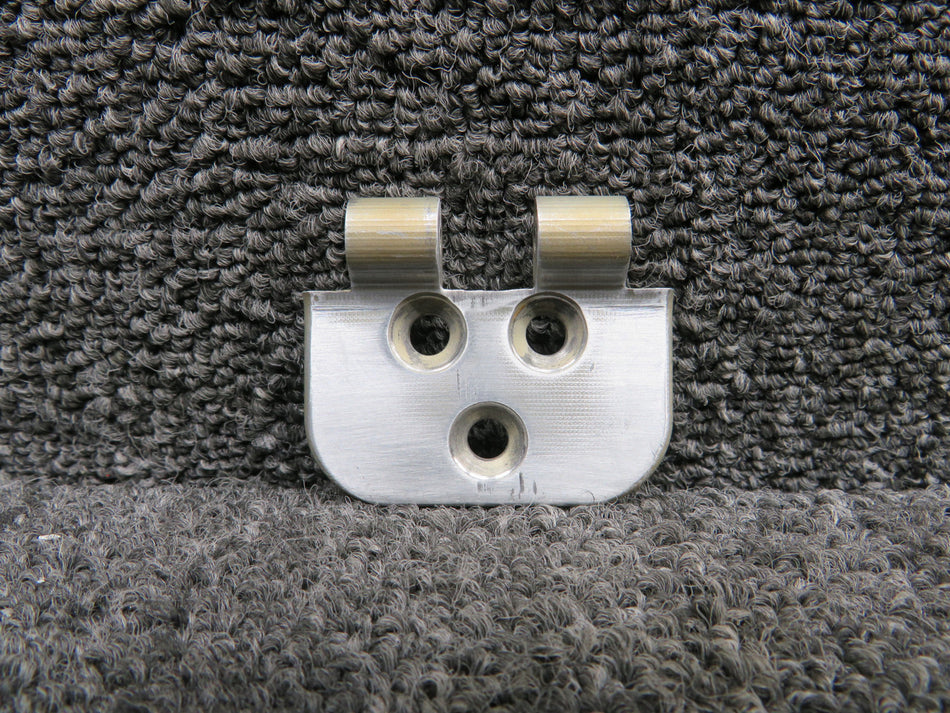 0711037-14 Cessna T207 RH Cabin Door Upper Stationary Hinge