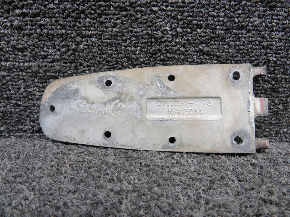 0711037-21 (Use: 0711037-3) Cessna T207 Lower Cabin Door Hinge LH