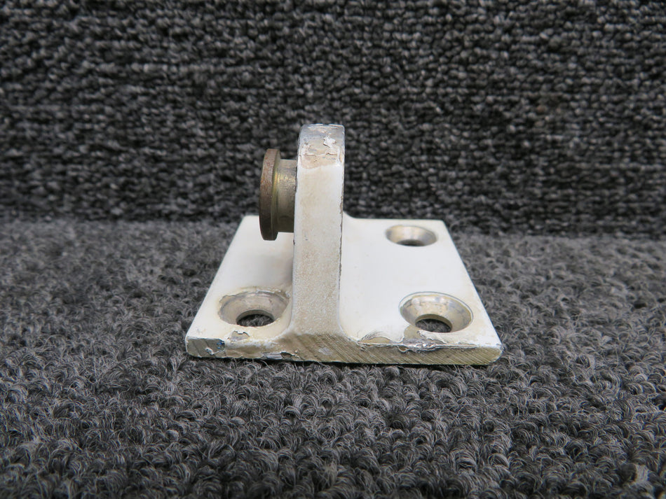 1232400-2 Cessna T207 Hinge Assembly Stabilizer Attach Aft RH