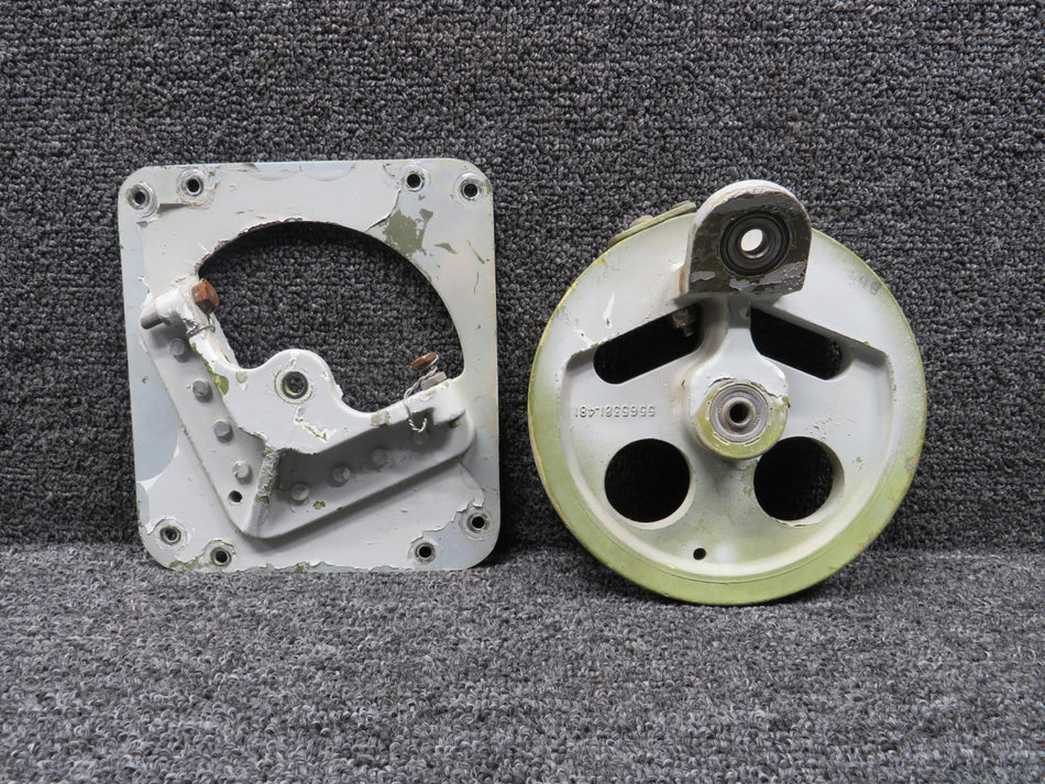 5565381-3 Cessna Citation 501 Aileron Control Quadrant w Pivot and Stop Assy LH