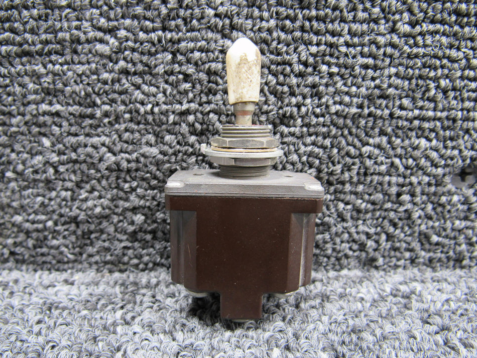8501K1 (Alt: MS24524-21) Cutler Hammer Toggle Switch