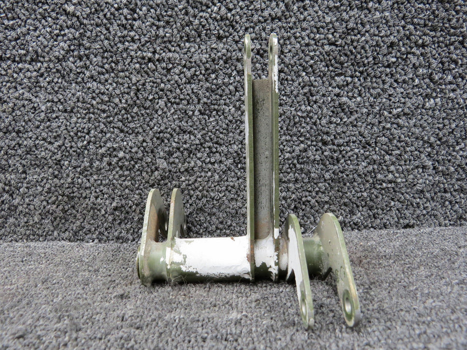 82905-010 Piper PA-46-310P Flap Drive Bellcrank LH