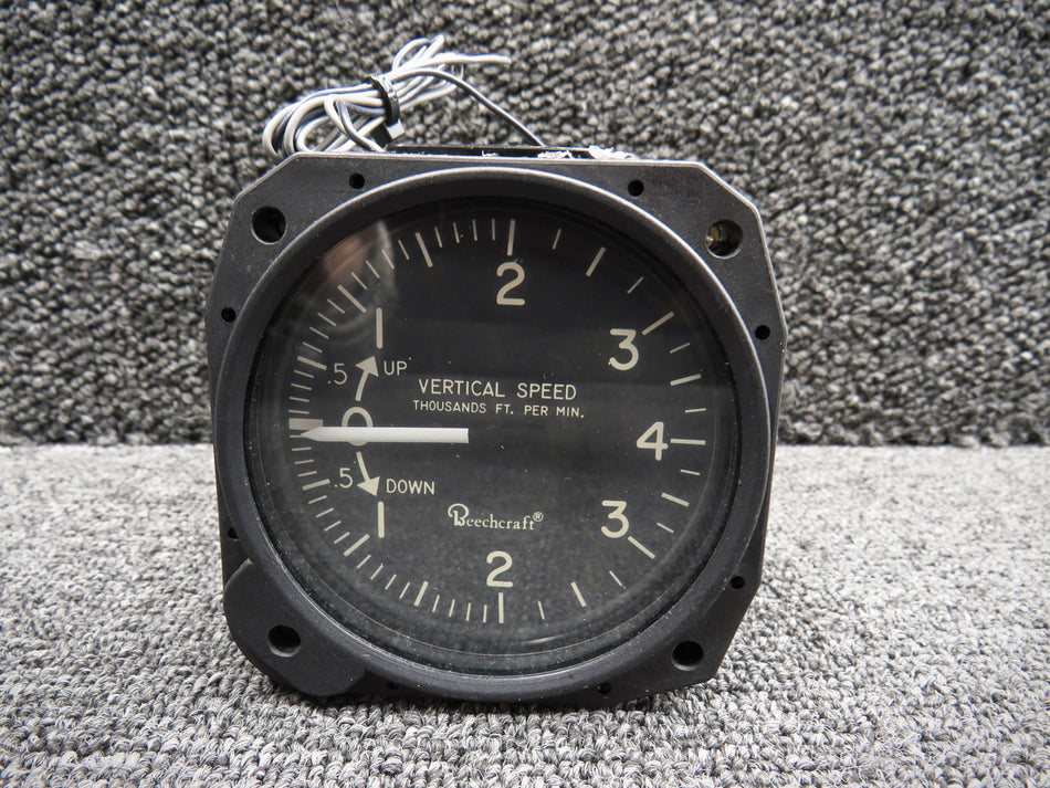 7040-B4L (Alt: 50-380018-1) United Instruments Vertical Speed Indicator
