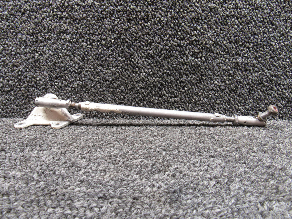 3900009-25-8.60, 3330096-502 Aero Commander NLG Door Link Assembly with Mount RH