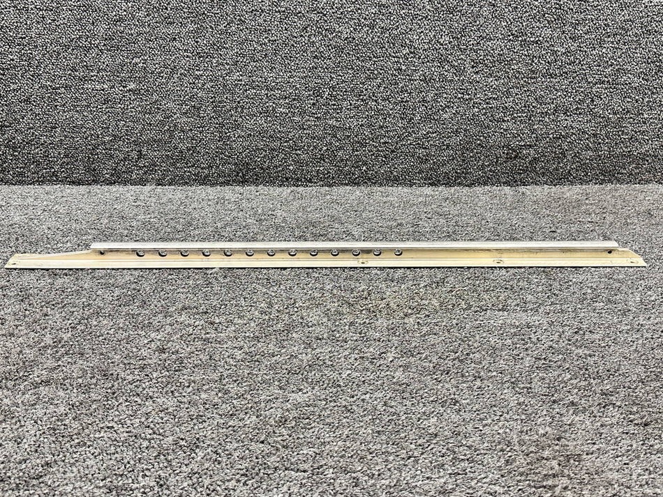 0514210-3 Cessna 172S Seat Rail