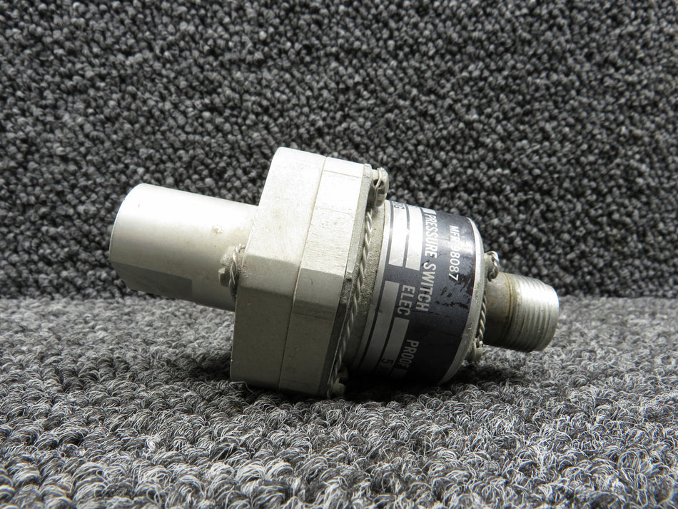 98087-1115P25 ITT Neo-Dyn Pressure Switch (28V, 5A)