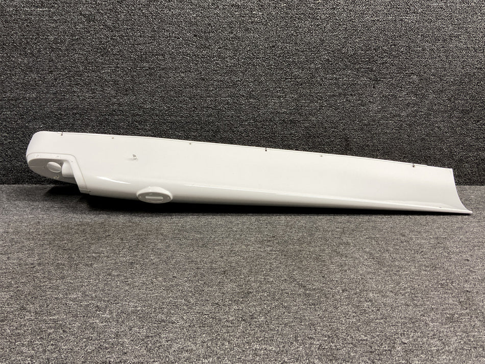 9910098-2, 0723205-14 Cessna 182T Wing Tip Assembly RH with Accessories