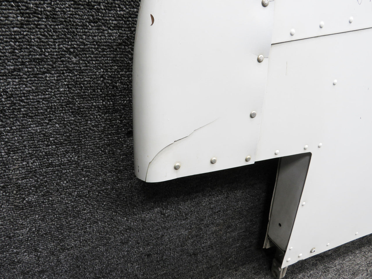 【flyingspade2001専用】 2432000-201 Cessna 172RG Horizontal Stabilizer – BAS Part Sales