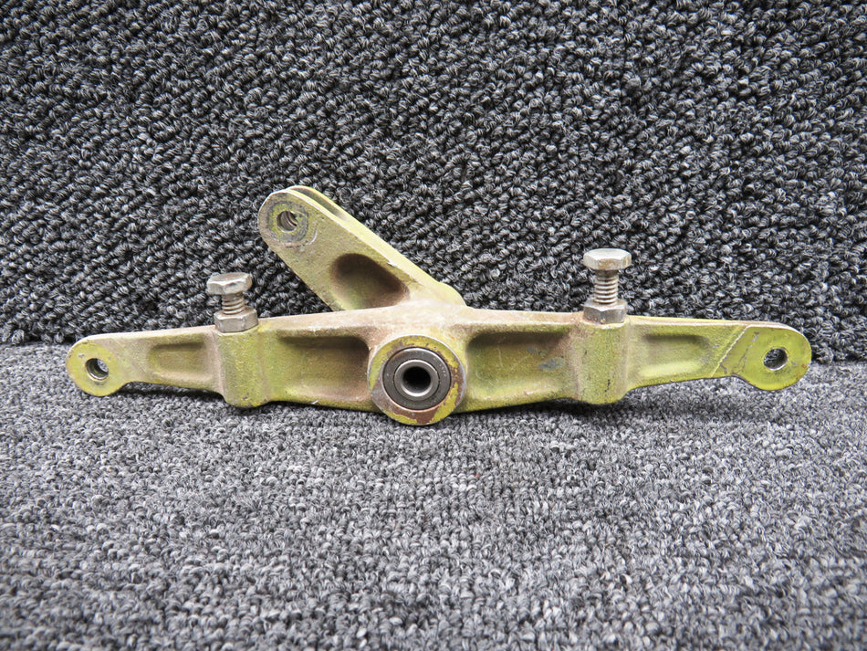20256-001 (Cast: 20256-3) Piper PA-24-250 Aileron Bellcrank RH