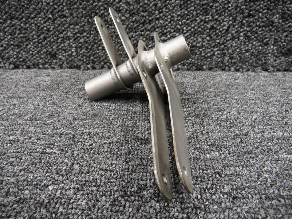 0760703-5 Cessna 182L Aileron Bellcrank LH (Bead Blasted)