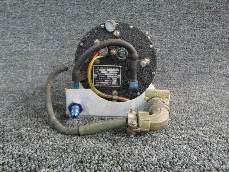 97231-04 / 2203D-2 / 0861400-15 Cessna 310D Autopilot Control