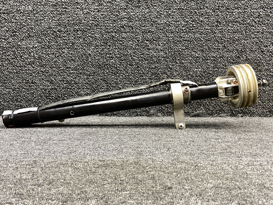 1260140-17, 0760646-2 Cessna 182R Pilot Tube & Bearing Assembly w Quadrant