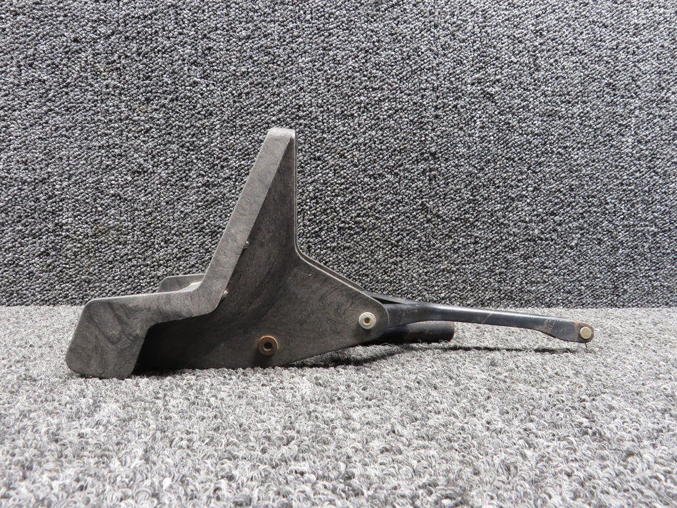 0413578-1 Cessna 172P Brake and Rudder Pedal w Arm and Dual Brake Link