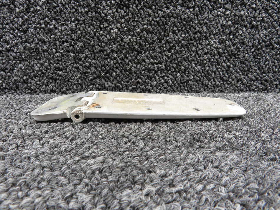 0711037-500 Cessna Lower Cabin Door Hinge RH