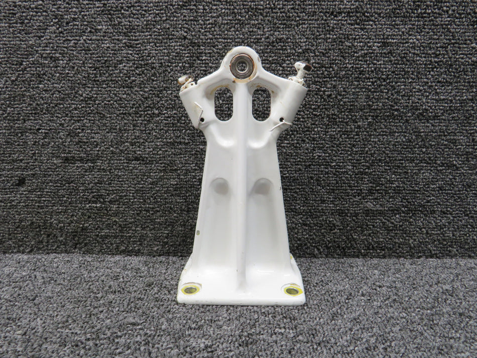 45253-003 (Cast: 45252) Piper PA-31T Cheyenne Elevator Center Hinge Assembly