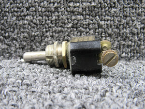 Und Lab Momentary Toggle Switch, 125-250V
