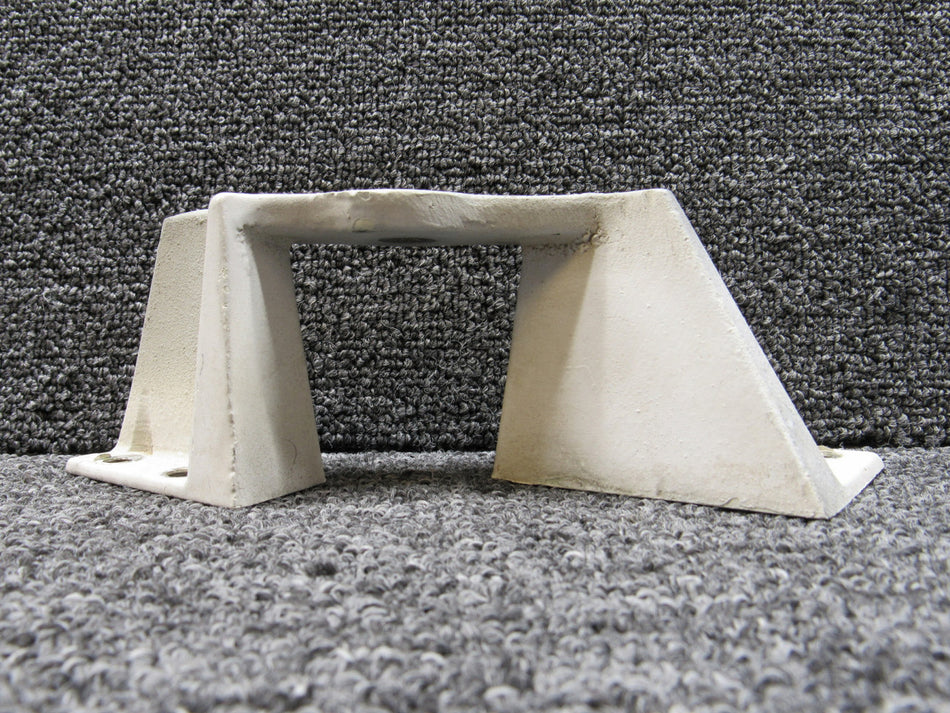 5525502-5 (Cast: 5525502-485) Cessna 550 Bellcrank Trunnion Bridge LH