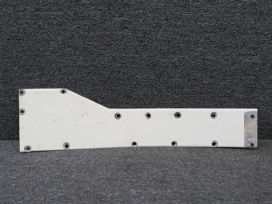 1221105-18 Cessna P210N Fillet Center Upper RH