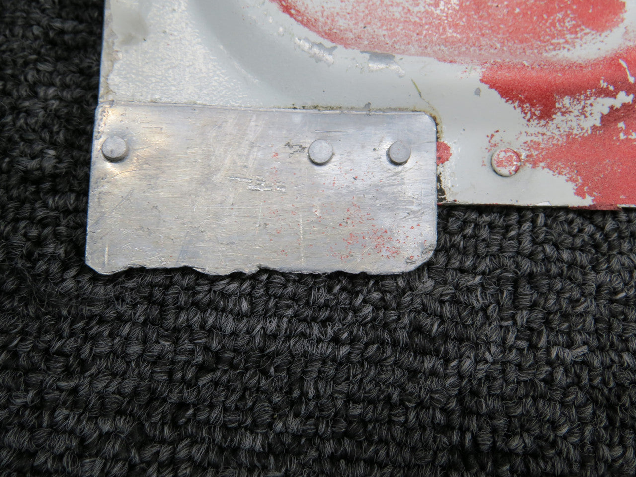 1213467-7 (Weu: 1213467-15) Cessna P210N Nose Gear Door Assembly