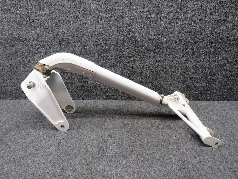 0942005-10, 0942005-1, DDA06217-1 Cessna 162 Nose Gear Strut and Trunnion Assy