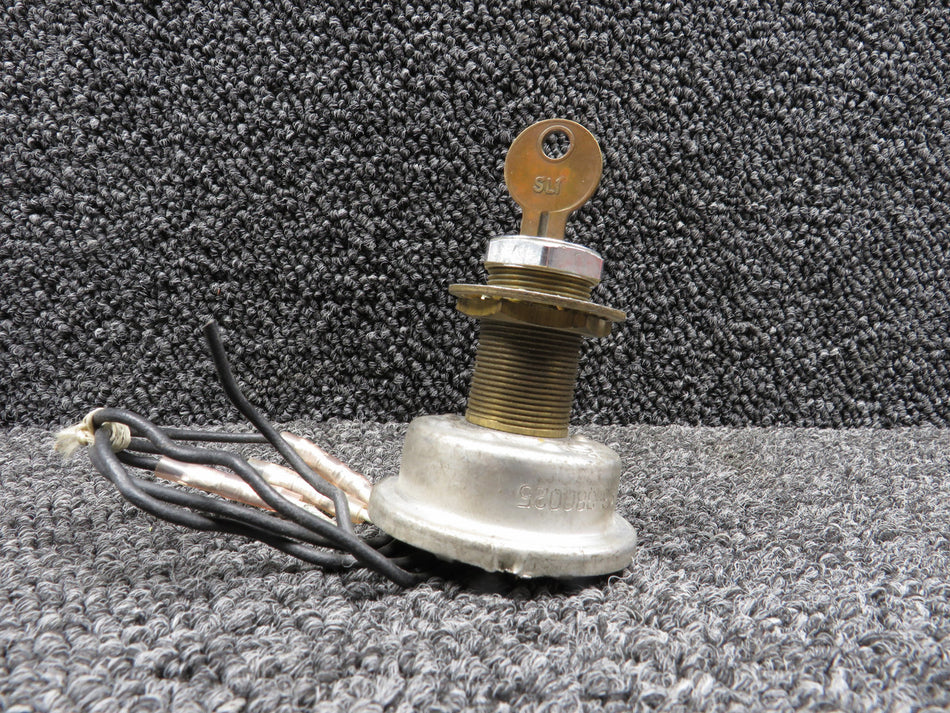 96-380025 Beechcraft D55 Ignition Switch with Key