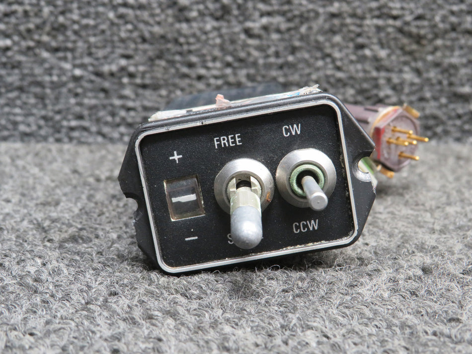 071-1242-05, 200-2846-00 King Radio KA-51B Slaving Accessory Switch (Volts: 14)