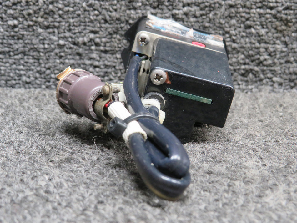 071-1242-05, 200-2846-00 King Radio KA-51B Slaving Accessory Switch (Volts: 14)