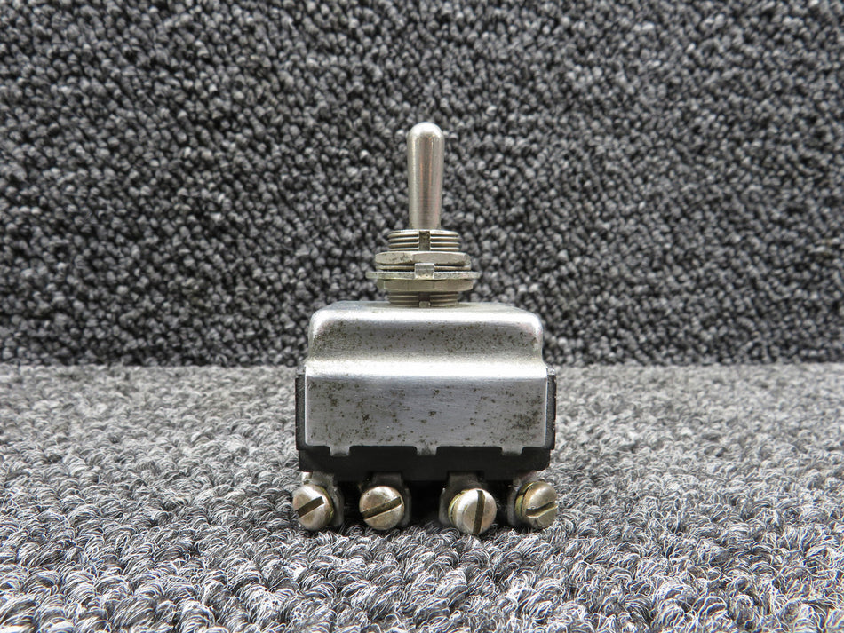7662K7 (Alt: MS25068-21) Cessna Toggle Switch