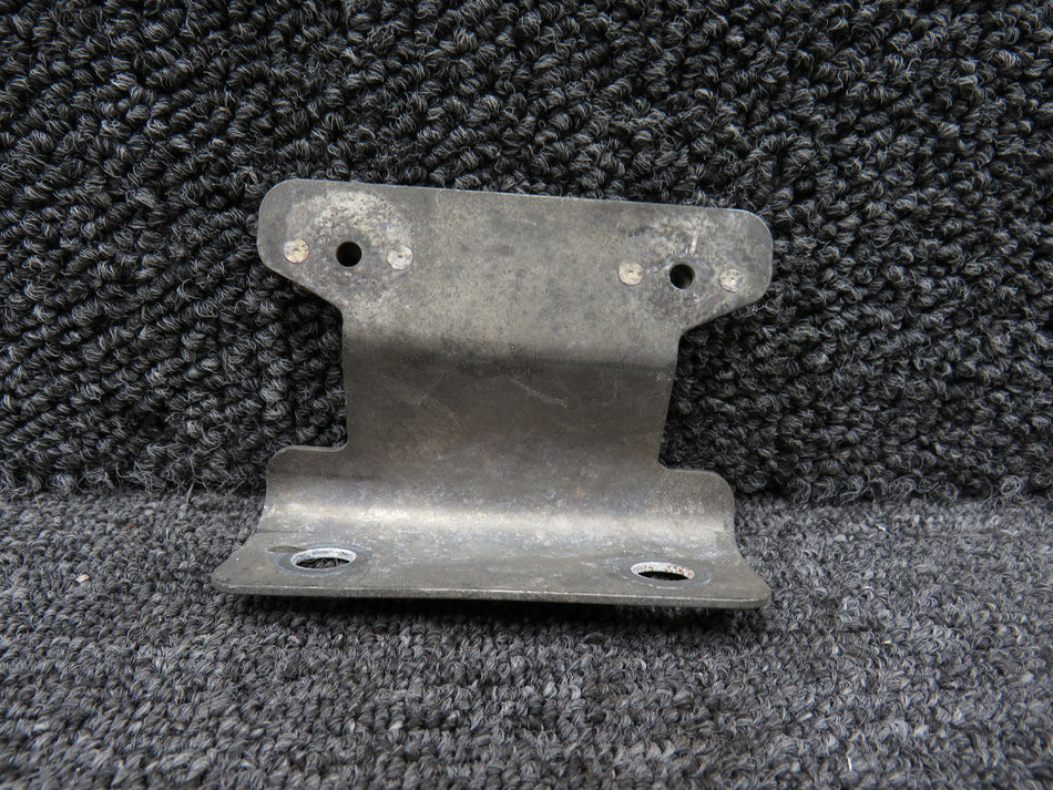 18460-001 Cirrus Inboard Wheel Pant Bracket