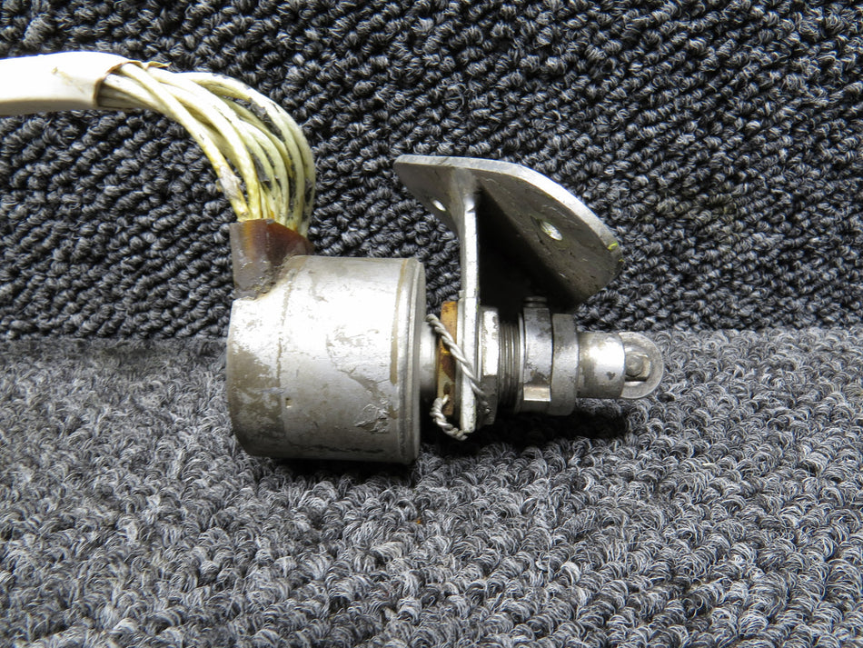 21CH9-6 Learjet 35 Nose Gear Uplock Squat Switch Assembly with Bracket