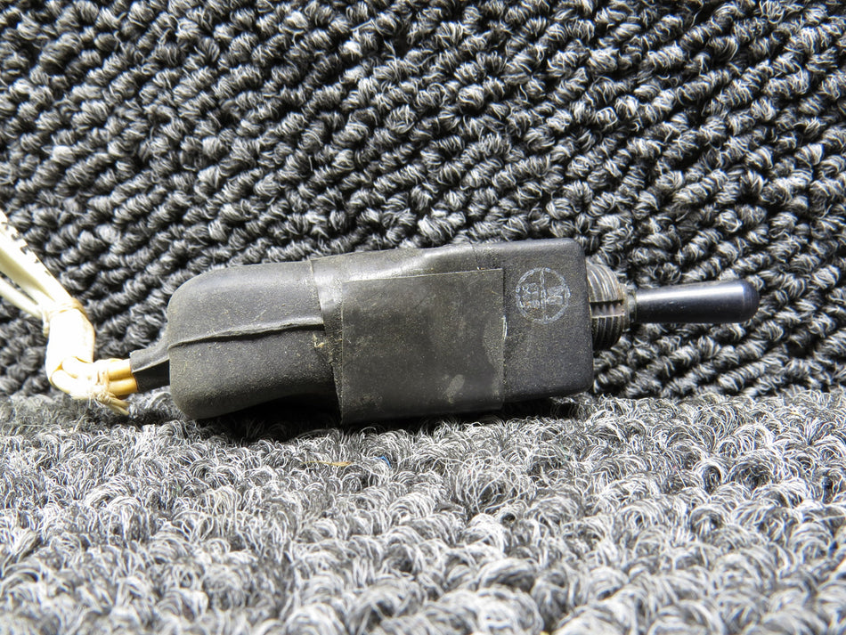 620-5B ECE 2-Position Toggle Switch Assembly (Volts: 28)